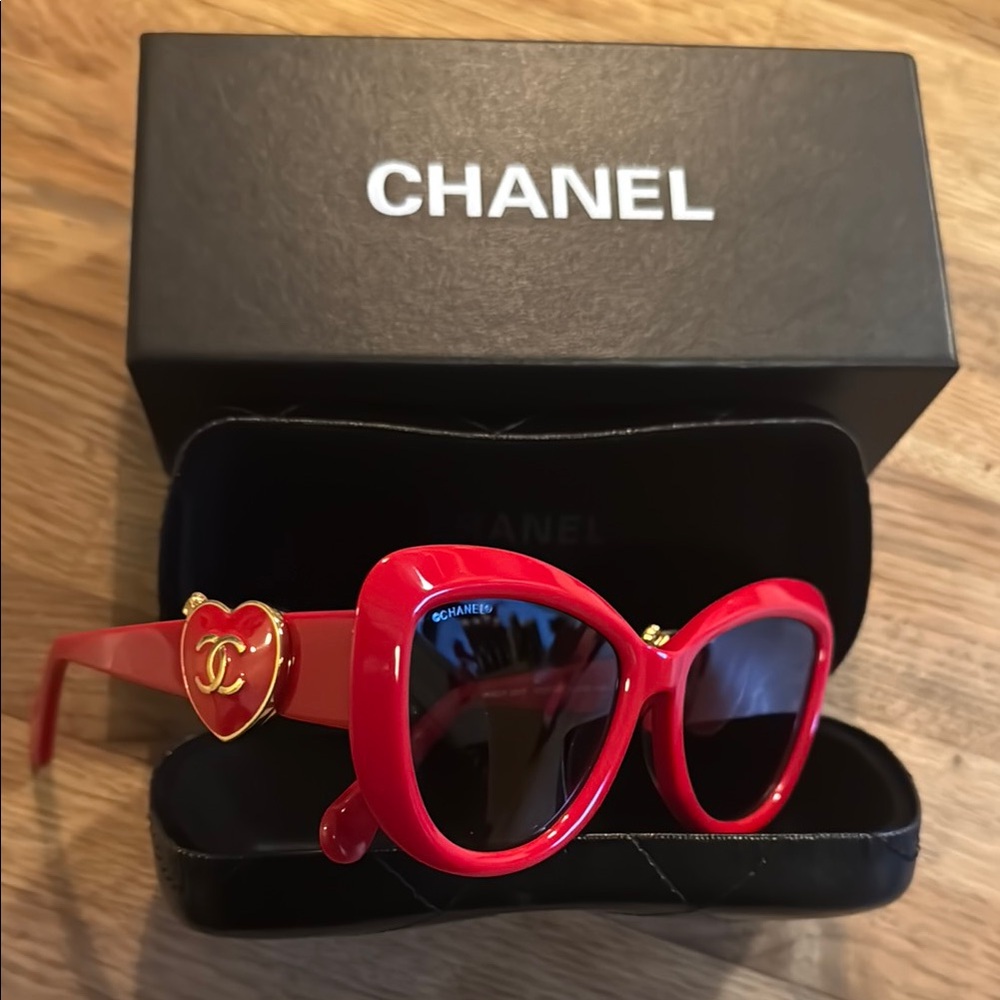 CHANEL Red Cat-Eye Sunglasses with Heart Detail